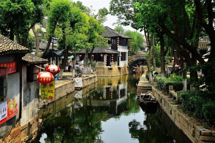 易建联：27岁娶巴西足球宝贝，36岁退役，生两儿子成人生赢家